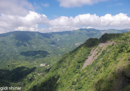 הנוף מהדרך לקאסול