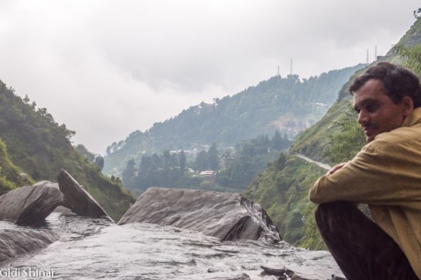 בדרך למפל הקטן בבאגסו