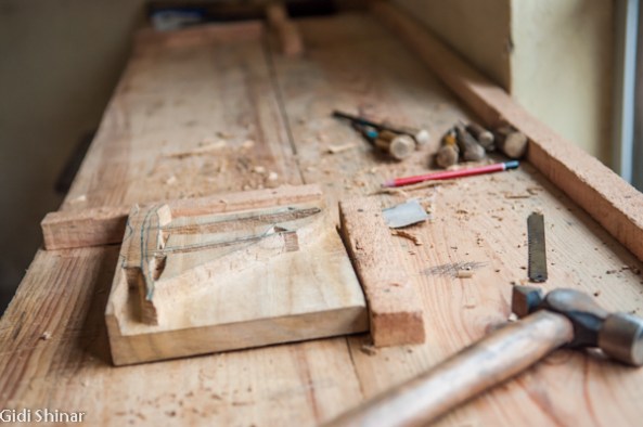 שיעורי נגרות במקלוד גאנג'