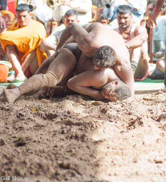 האבקות הודית במקלוד גאנג'
